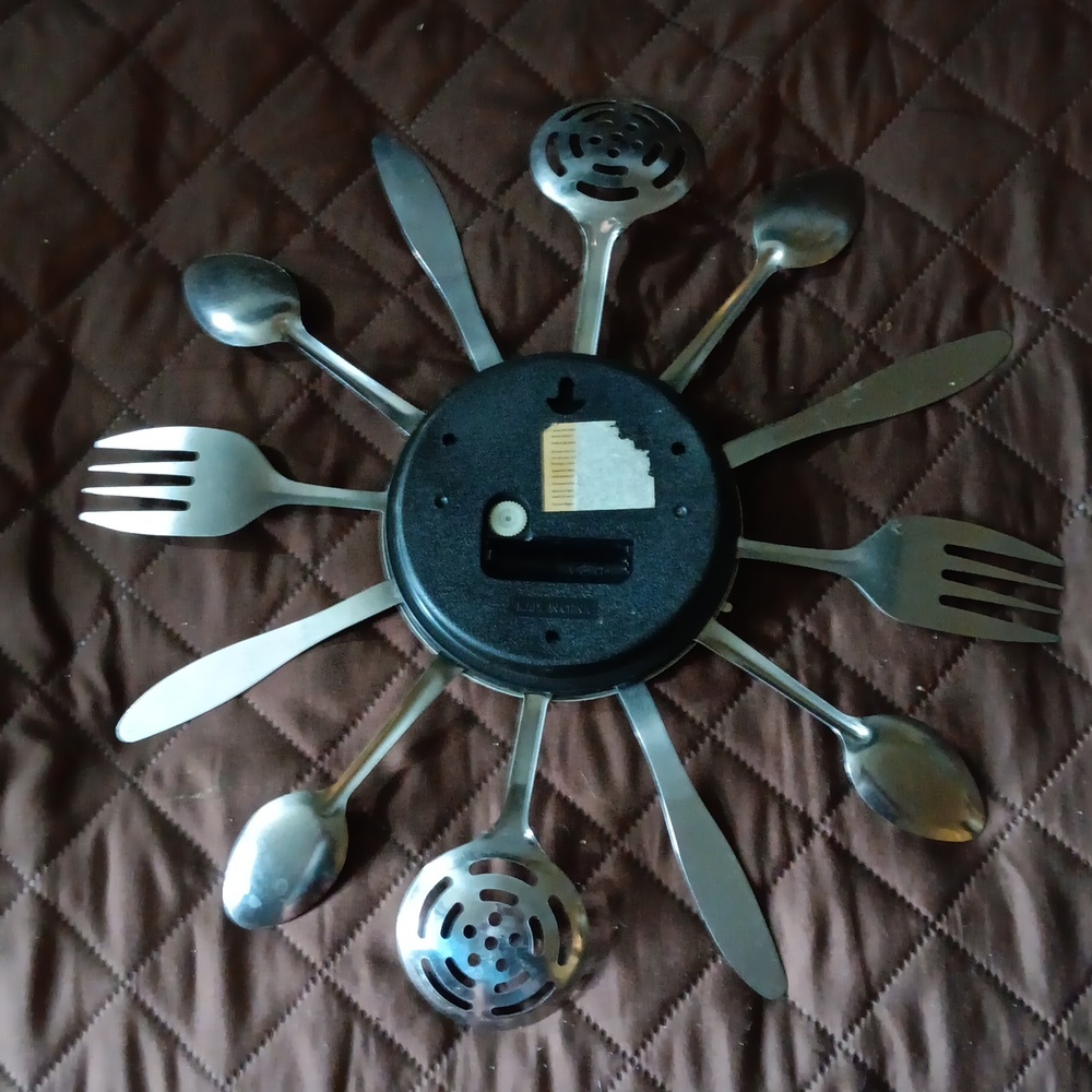 KITCHEN WALL CLOCK - Picture 4 of 4